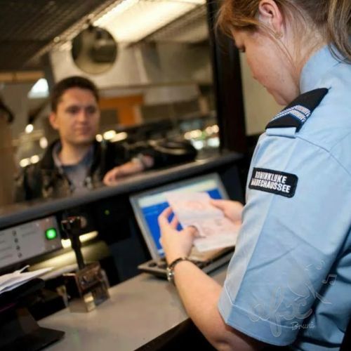 Скачать звуки паспортного контроля в аэропорту