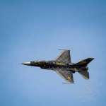 Военный истребитель (F-16)